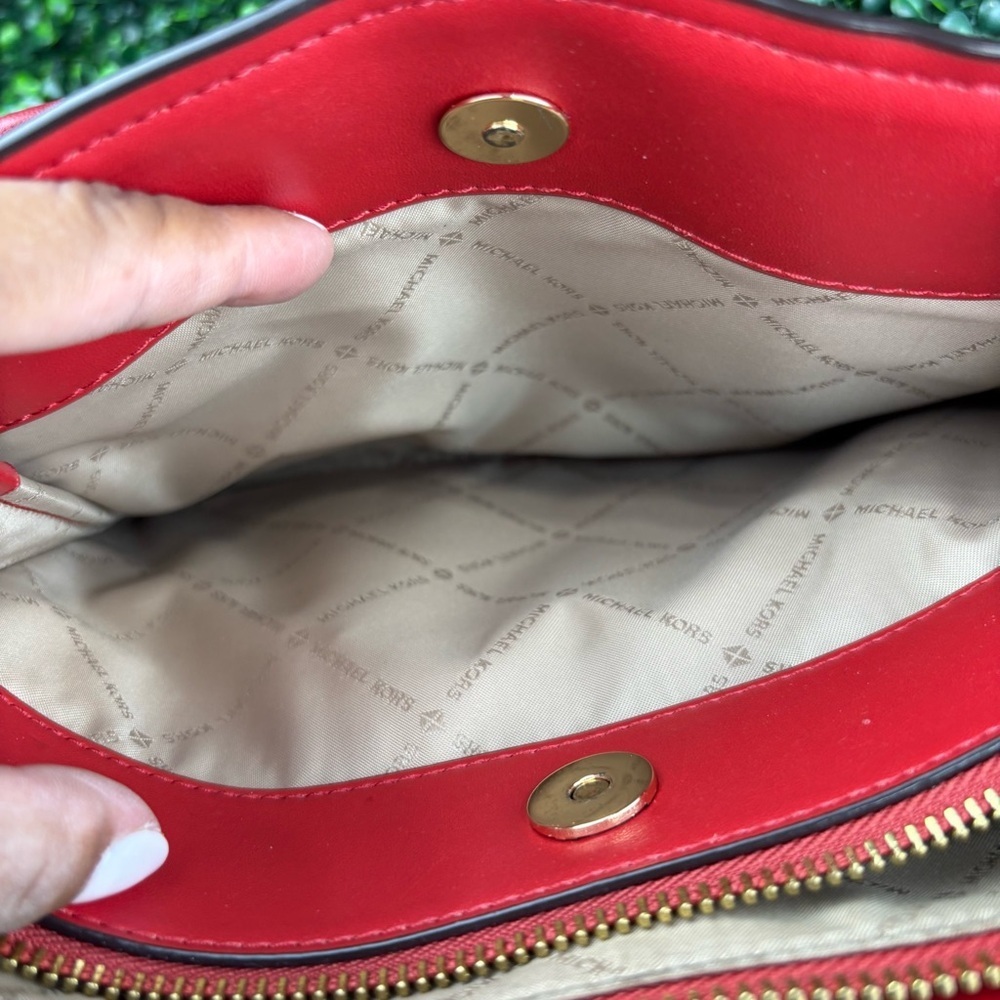 MICHAEL KORS HOPE MEDIUM MESSENGER Signature Satchel - Picture 10 of 14